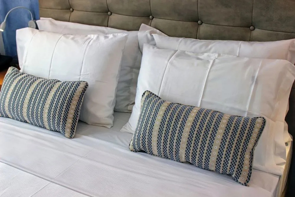 Theros Villas & Suites