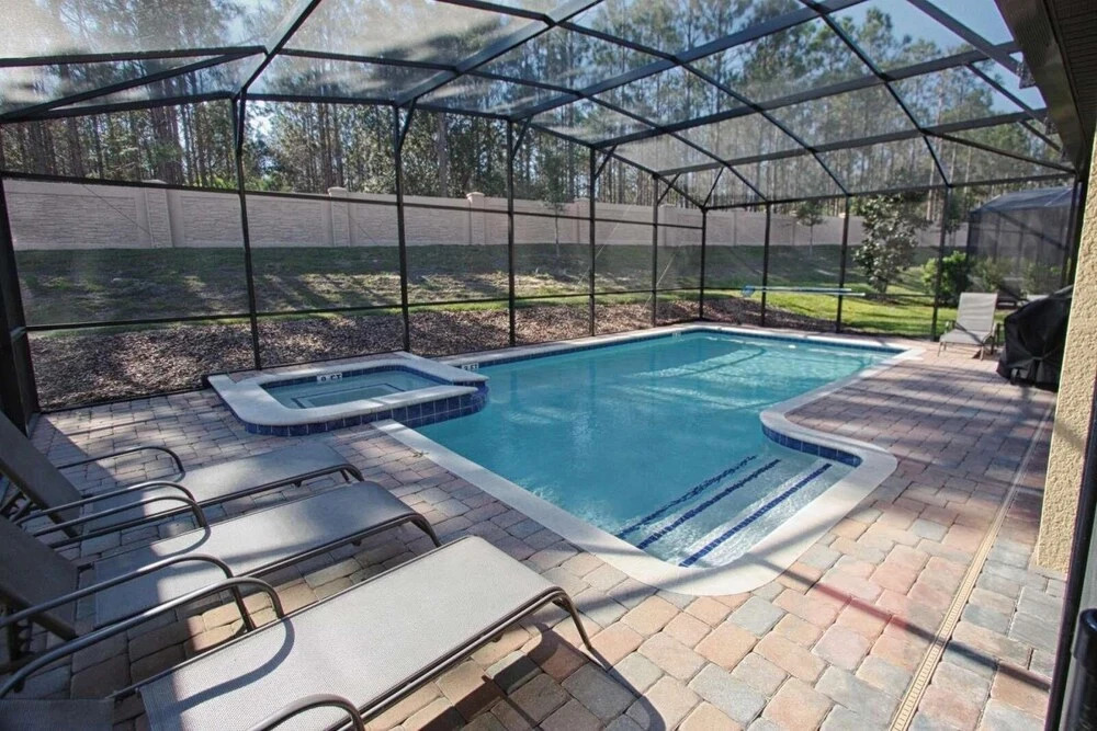 Gorgeous 9 Bedroom Pool Home Sleeps up to 24 People