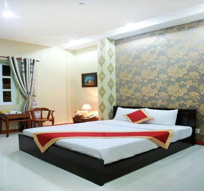 Sunflowers Hotel