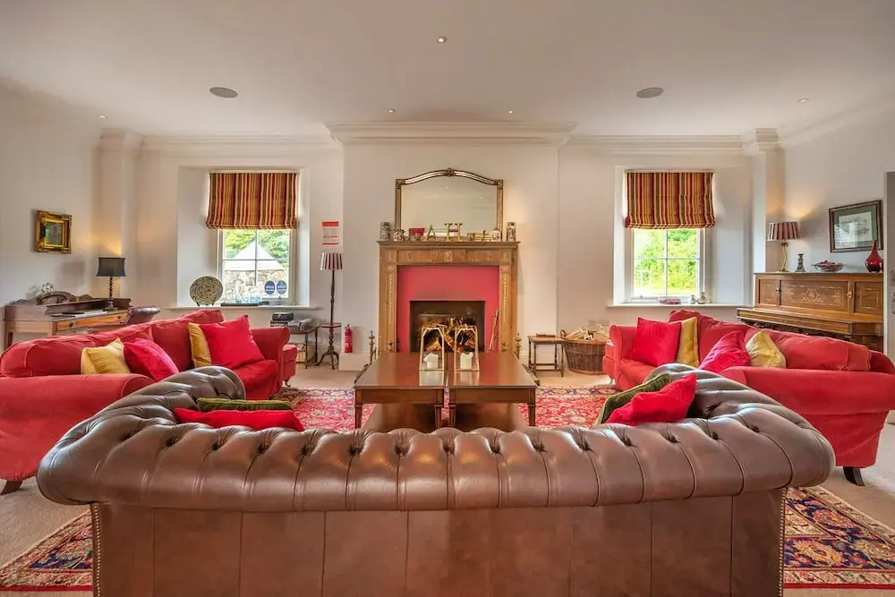 Self-catering Retreat With Pool, hot tub