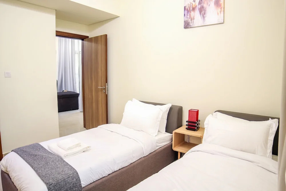 2 Bedroom Apartment- Azizi Plaza