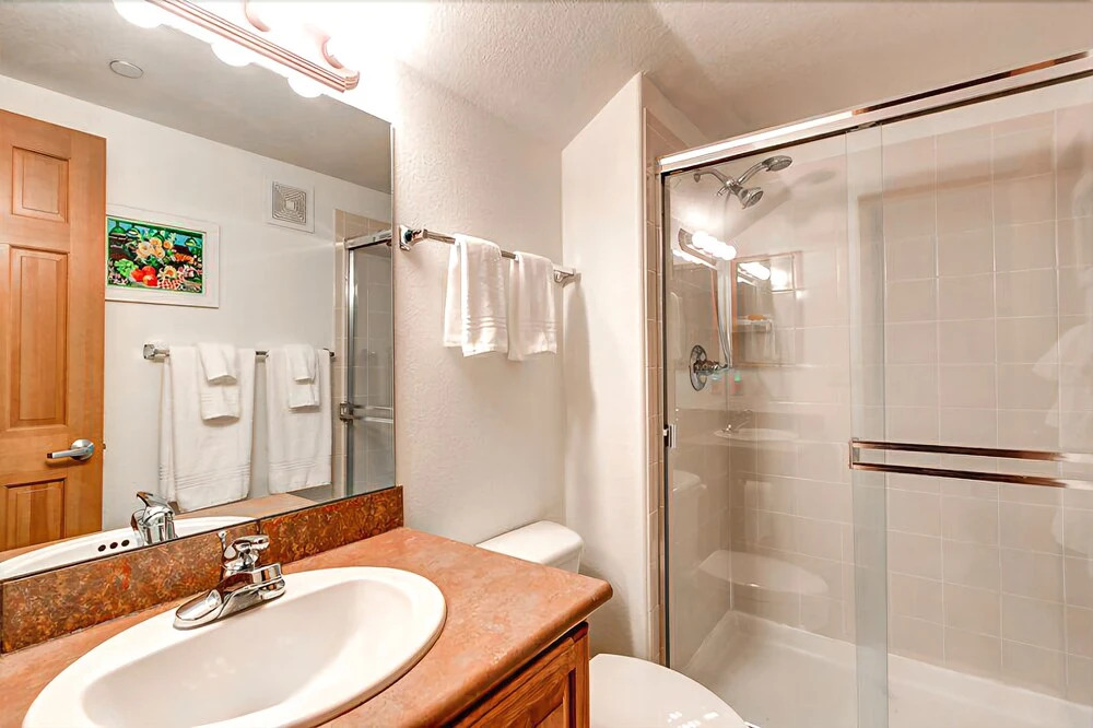 2BR 3BA Townhome in Frisco by RedAwning