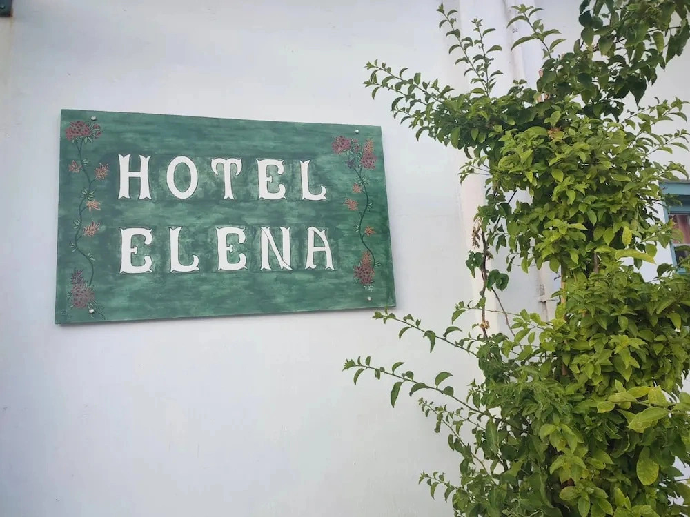 Hotel Elena - Cozy Seaside Balcony Suite in Skyros