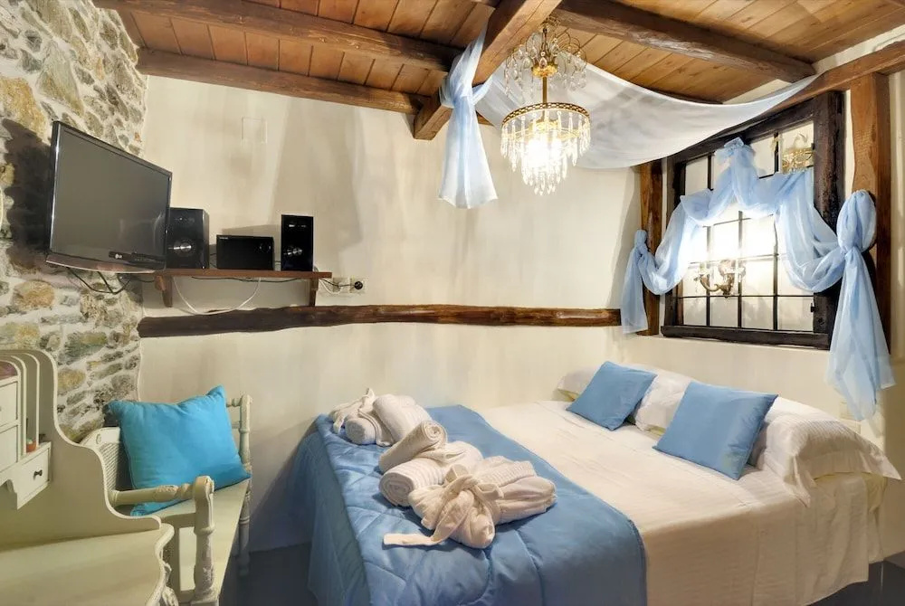 Pileas & Thetis Villa