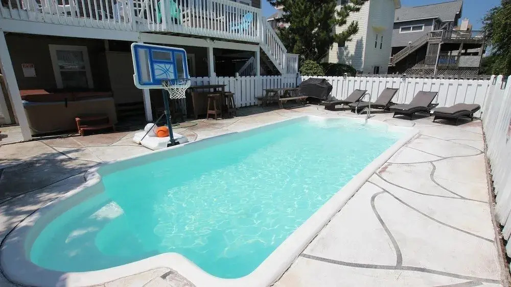 Moore Fun, Less Work - 6 Br home by RedAwning