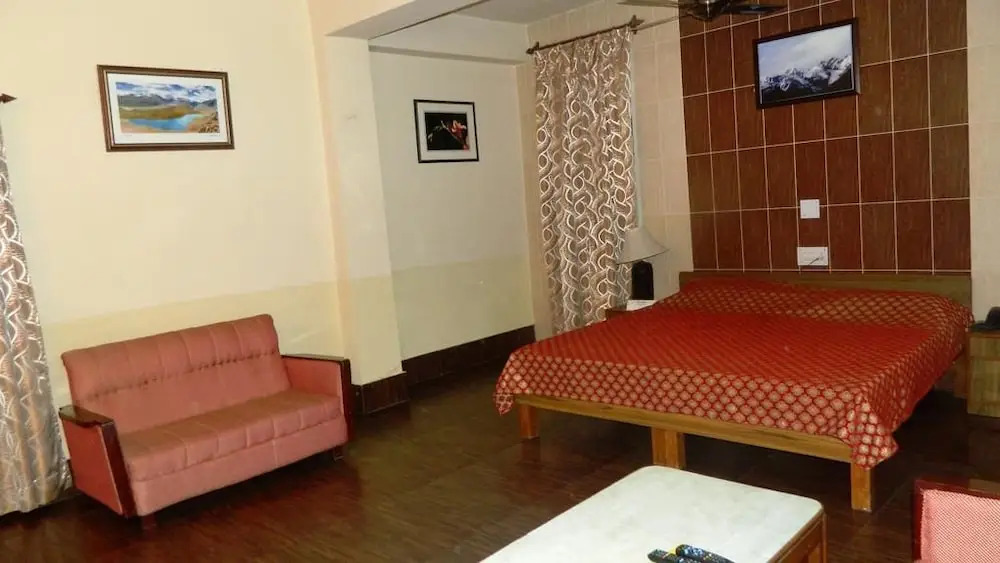 Hotel Yamini