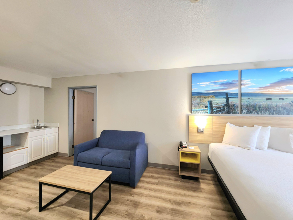 Days Inn & Suites by Wyndham Corpus Christi Central