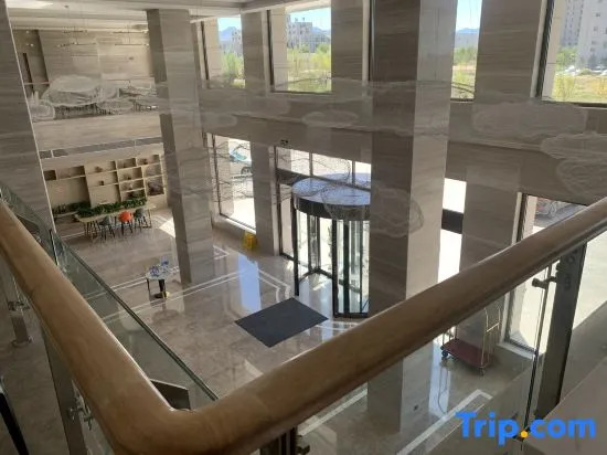 Kyriad Marvelous Hotel(Alxa Zuoqi store)