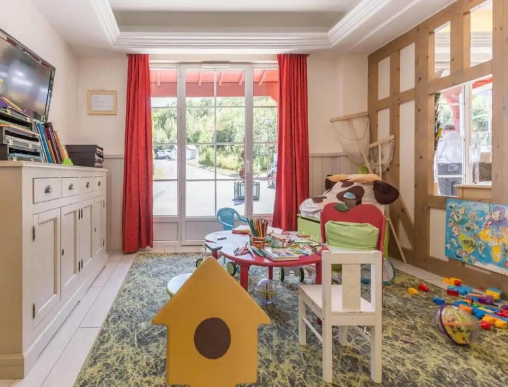 Aesthetic Normandy House for 6 With Pool