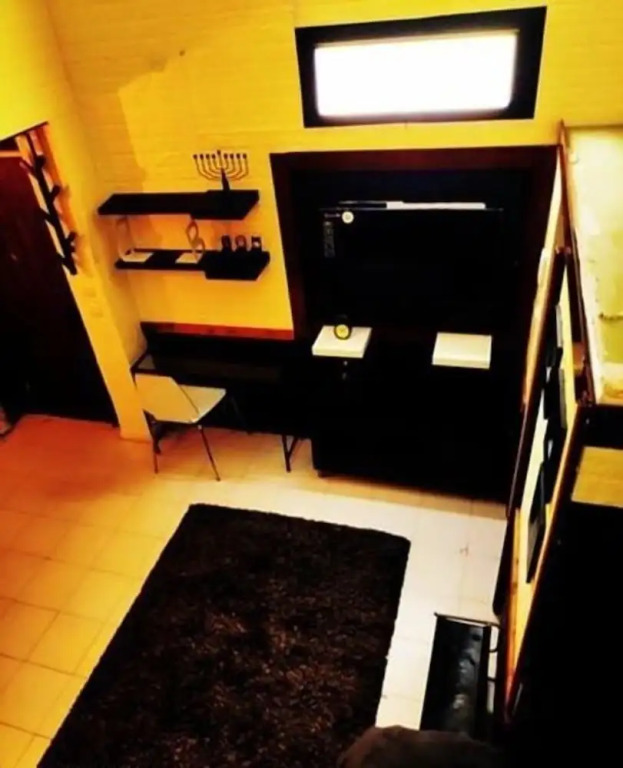 Premium Studios Carmel Market