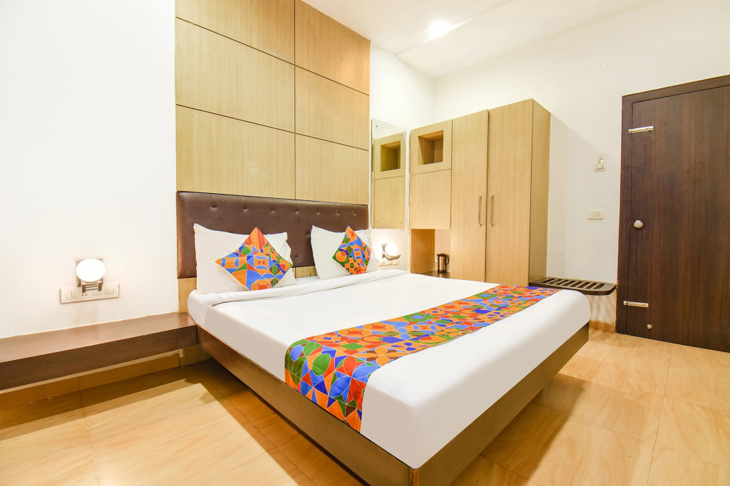 Fabhotel Shree Sai Residency