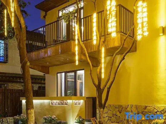 Floral Hotel·Changsha Quyuan No.3 hotel (Wuyi Square Huangxing Square Subway Station Branch)
