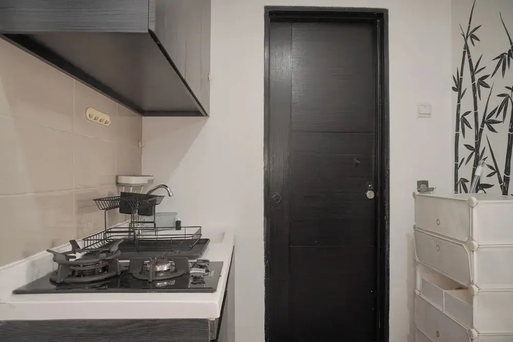 Minimalist And Cozy Living 1Br Belmont Residence Puri Apartment