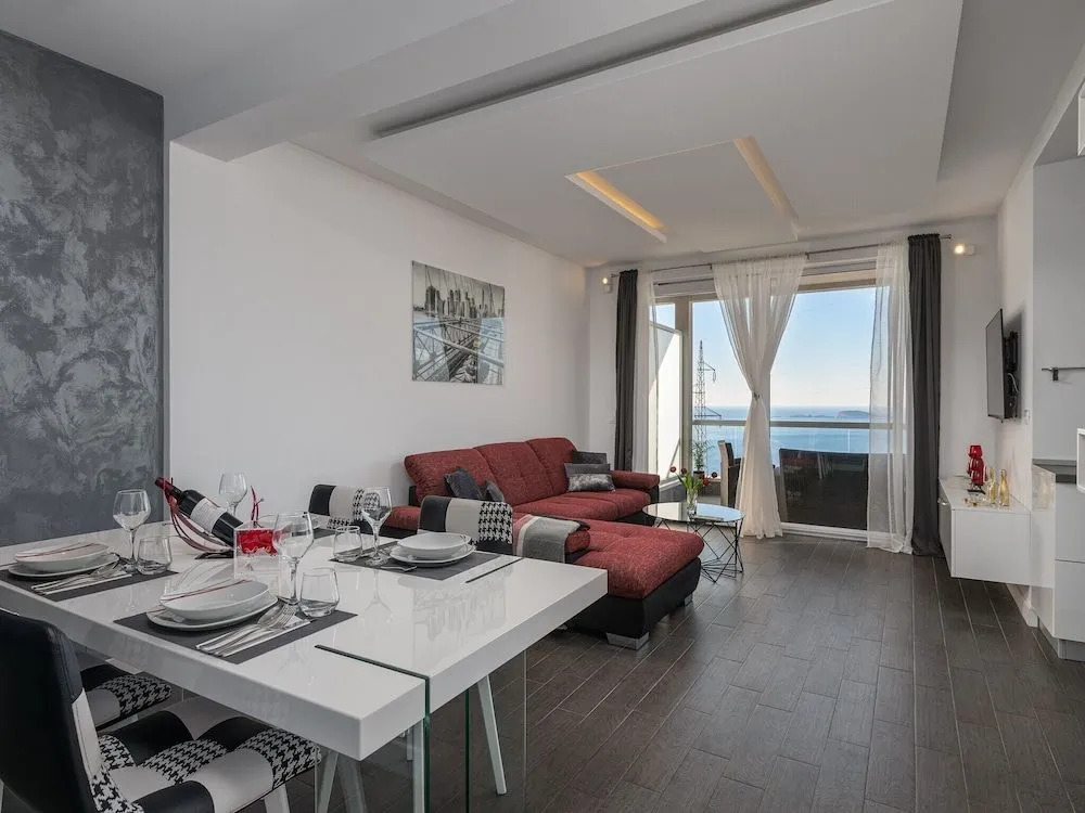 Apartment License to Chill