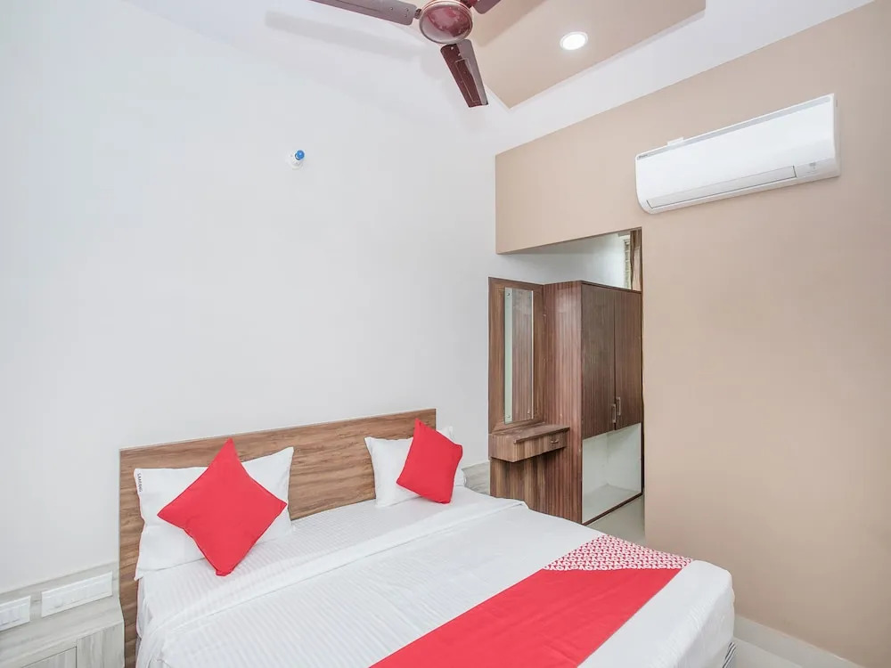 Hotel Saarang Forever