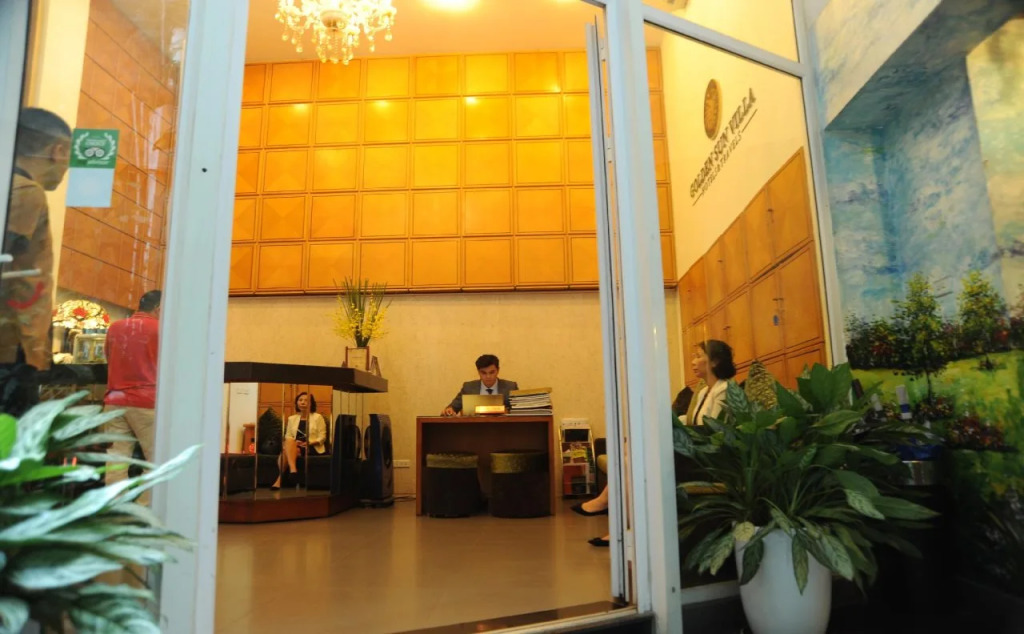 Golden Sunshine Villa Hotel and Travel