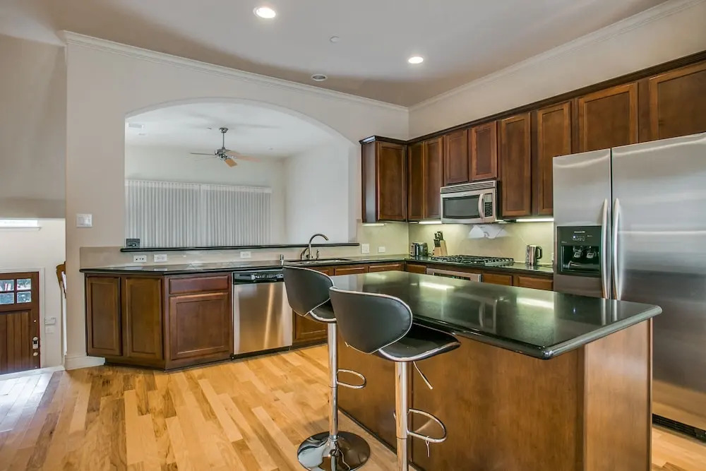 Stylish 3 bedroom Town Home at shops at