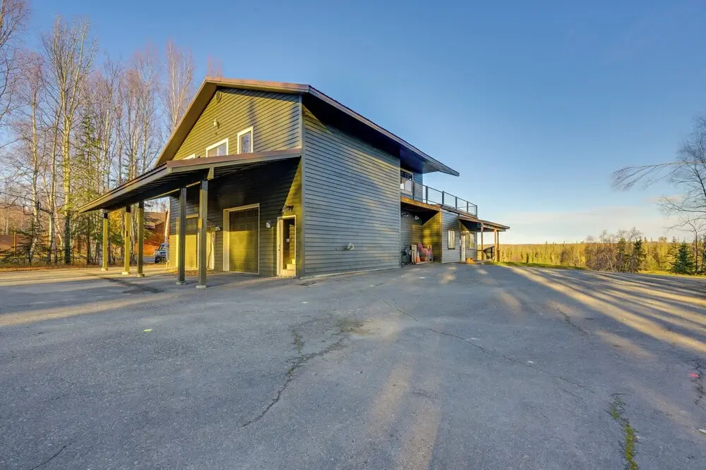 On-site Kenai River Fishing: Soldotna Apartment!