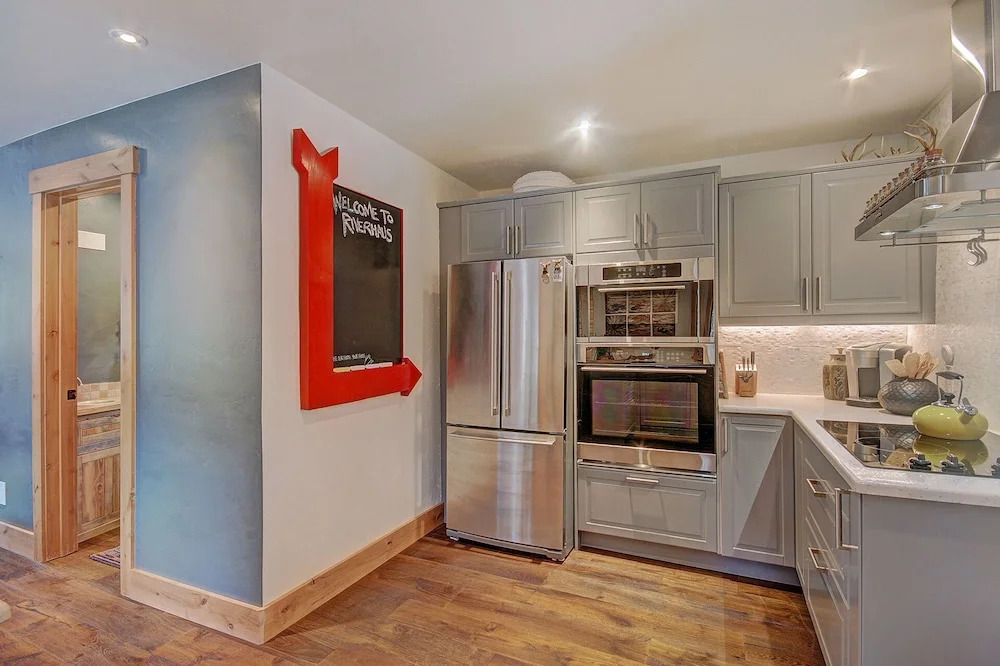 Riverhaus - 3 Br Home