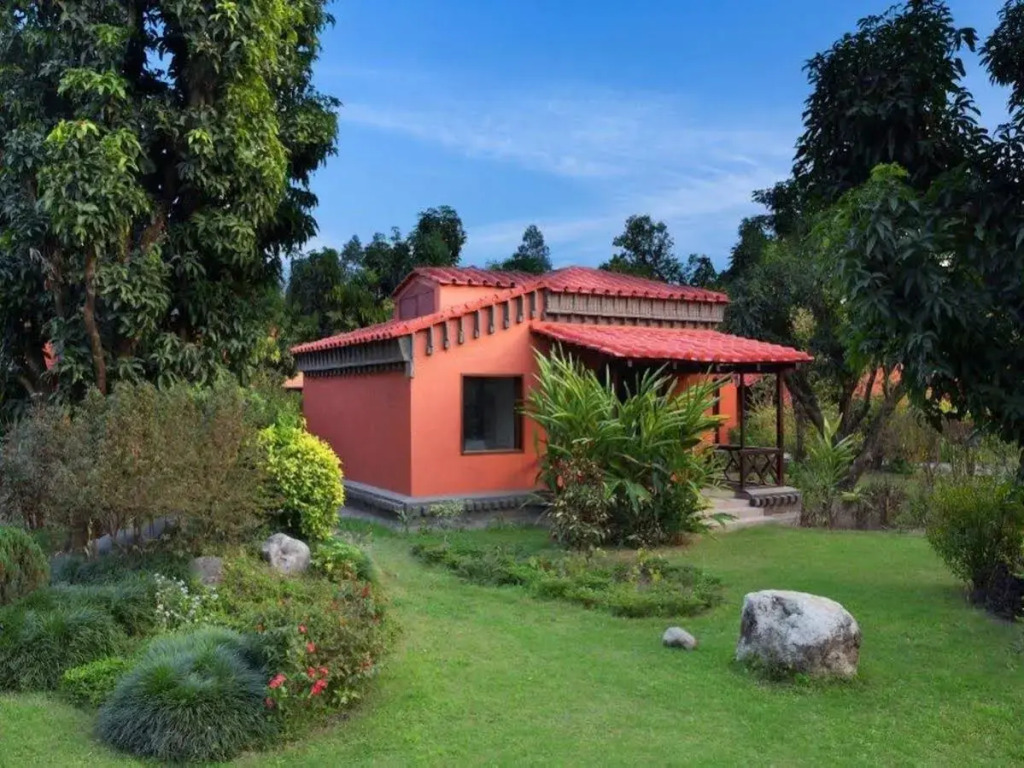 Corbett Gateway Resort & Spa