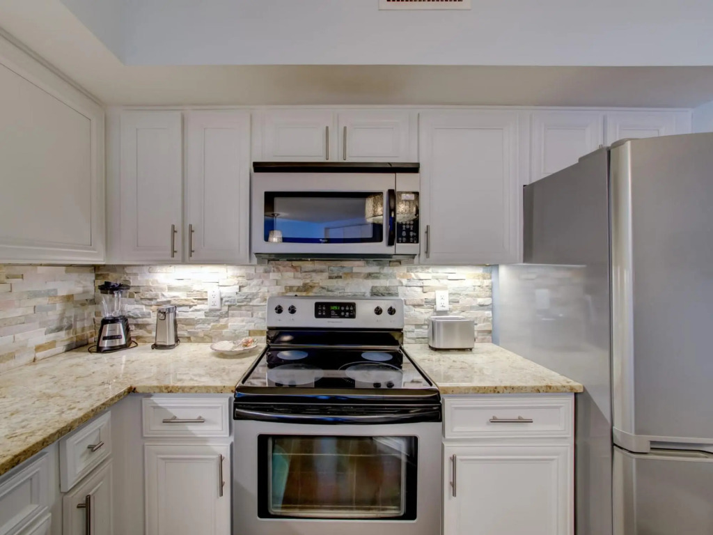 Gorgeous Penthouse 3 Bedroom Condo - Beach Front in Orange Beach