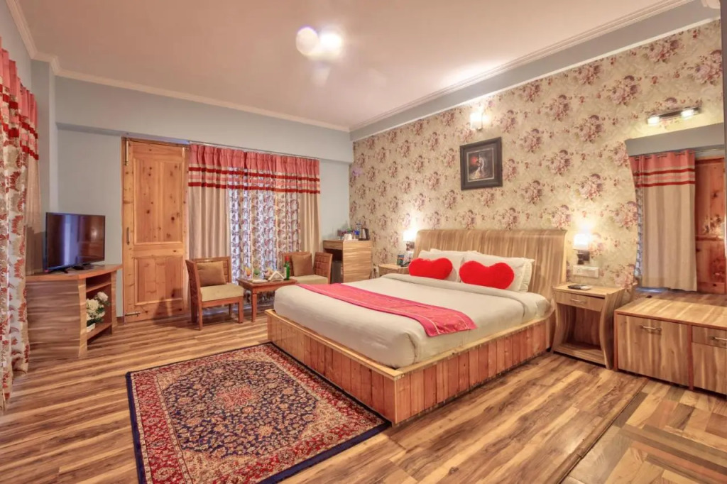 Snow Flakes Resort And Spa Centrally Heated Luxury Resort
