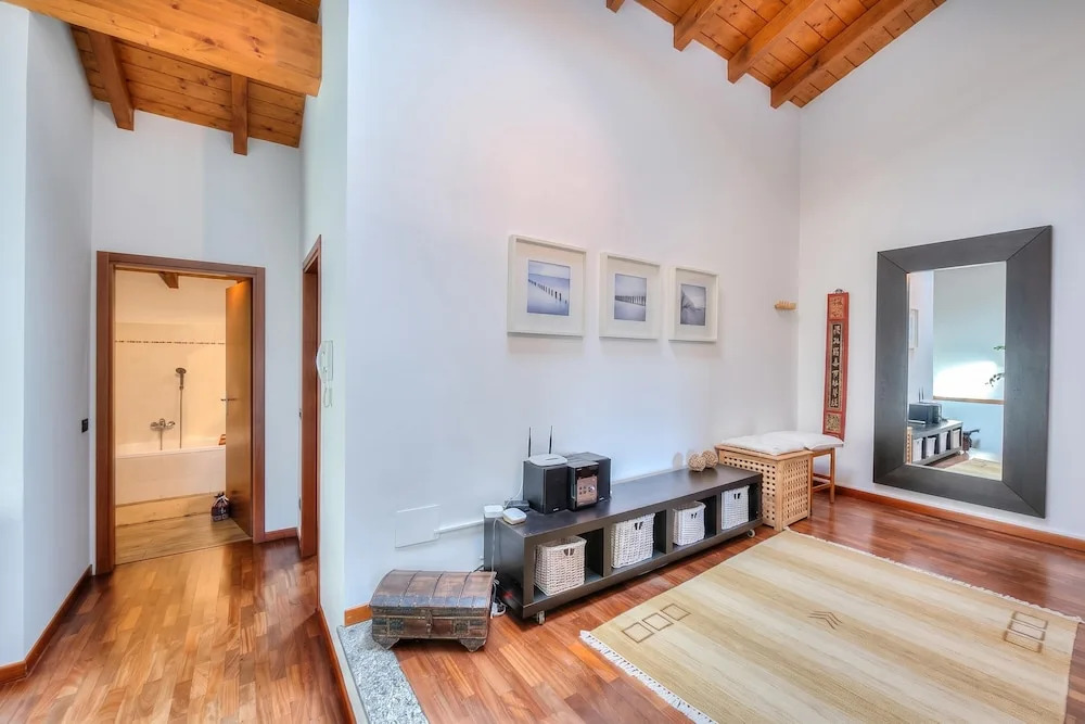 Miralago Lake View & Private Garden