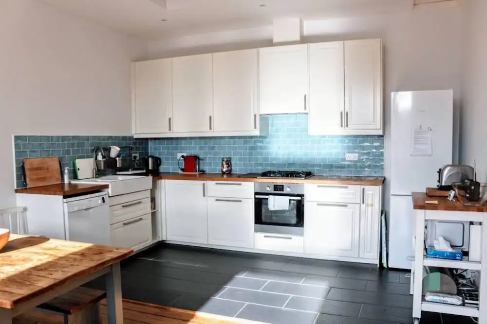 3 Bedroom Flat Overlooking the Meadows Sleeps 5