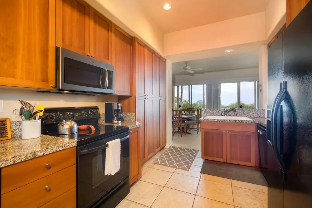 Hale Kaimana - 3 Br Condo