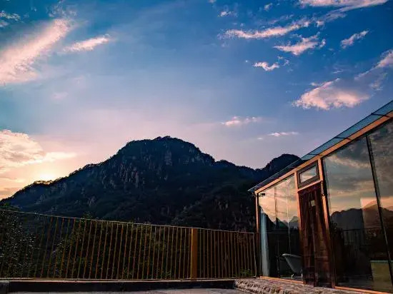 Xiangbo Bowen Travel Has A Mining Homestay At Home