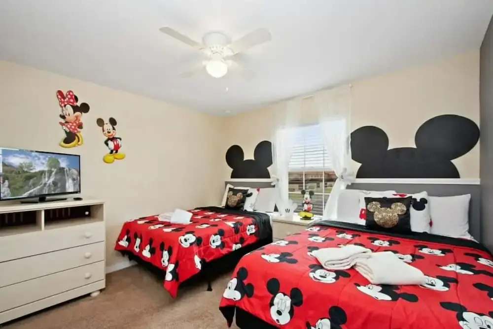8937 Perfect for Your Vacation Close Disney