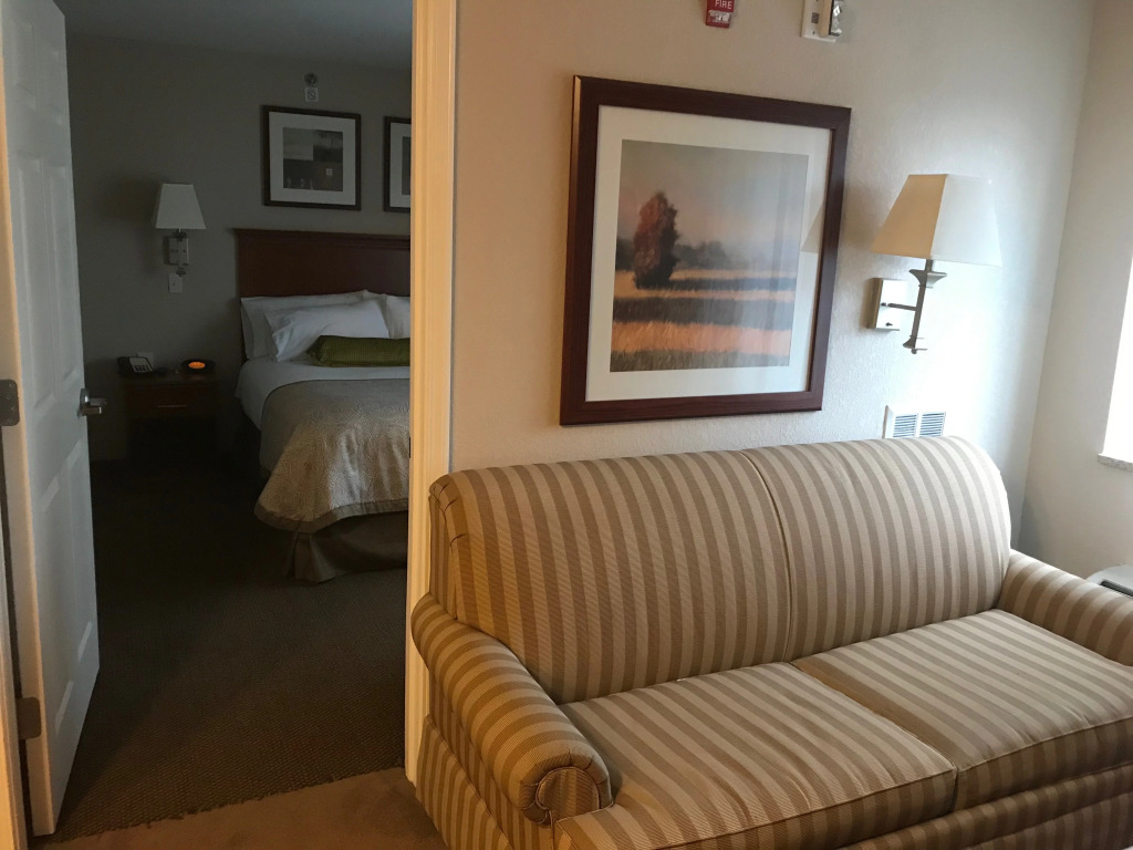 Candlewood Suites Kansas City Airport