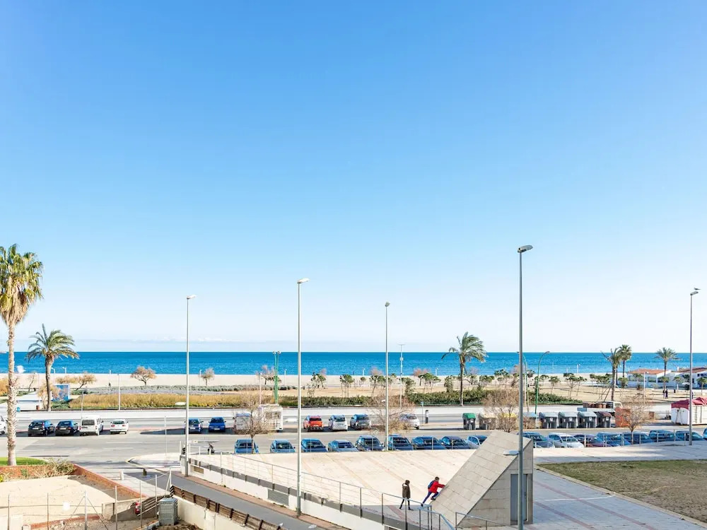 Apartment With 3 Bedrooms, sea Views and Pool