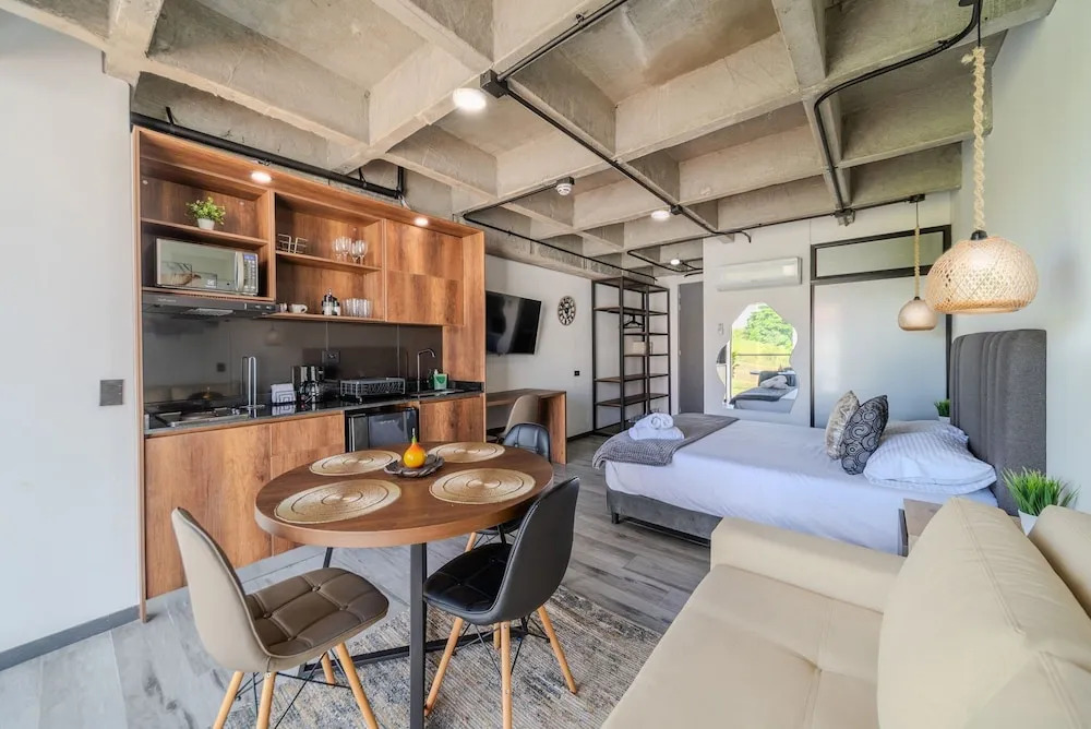 Epic Suites x Ahead