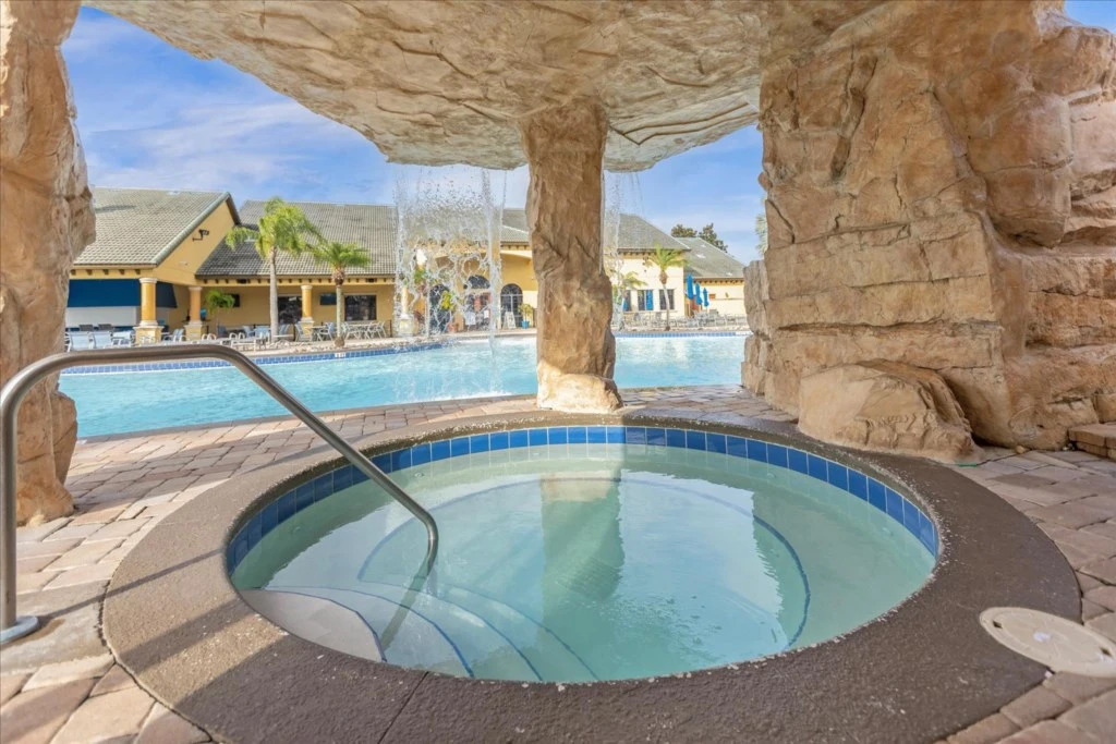 4 Bedrooms 3 Bathrooms Paradise Palms 8963 Cp