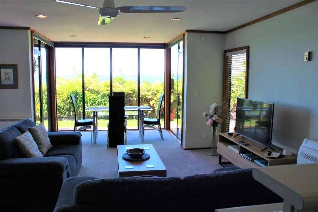 Lake View Garden Apartment