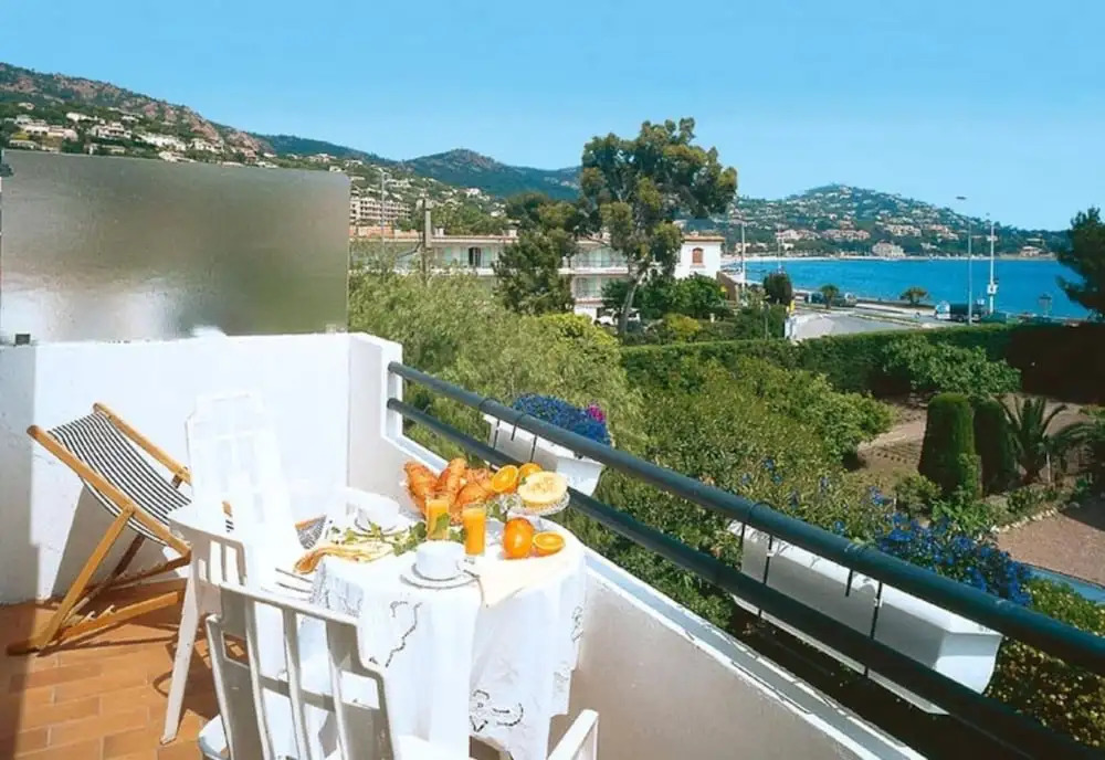 Logis Hotel lEsterella