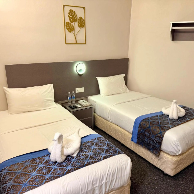 OYO 44043 First Garden Hotel