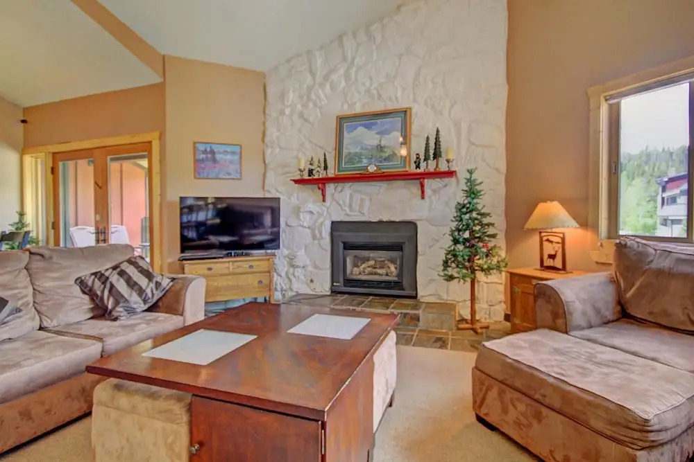 Sawmill 316 2 Br condo by RedAwning