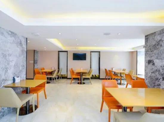 Vienna Classic Hotel (Chongqing Nanbin Road Danzishi)