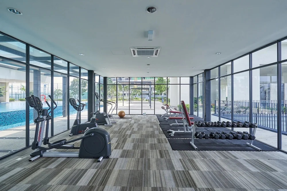 OYO Home 44001 Elegant Studio Setia Alam Trefoil
