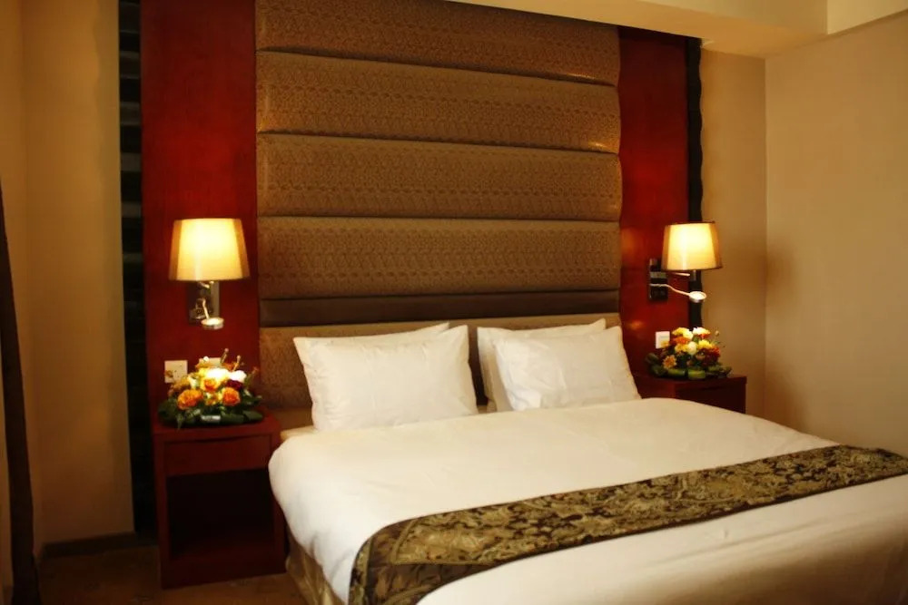 Sanam Hotel Suites