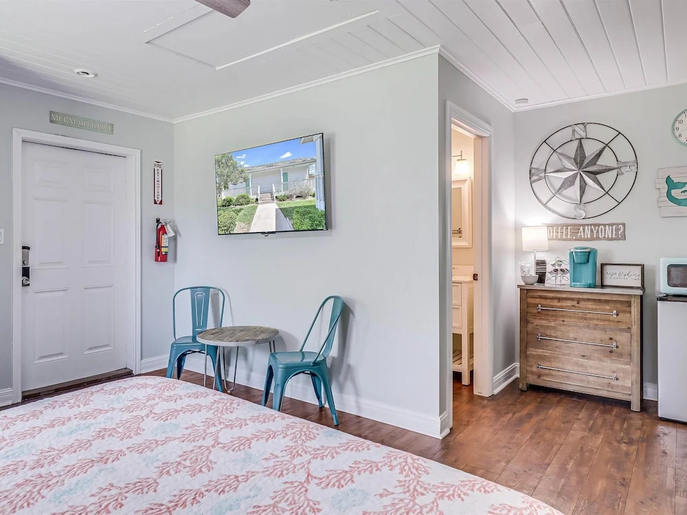 Coast Oaks Cottage 2 1 Bedroom Cottage by RedAwning