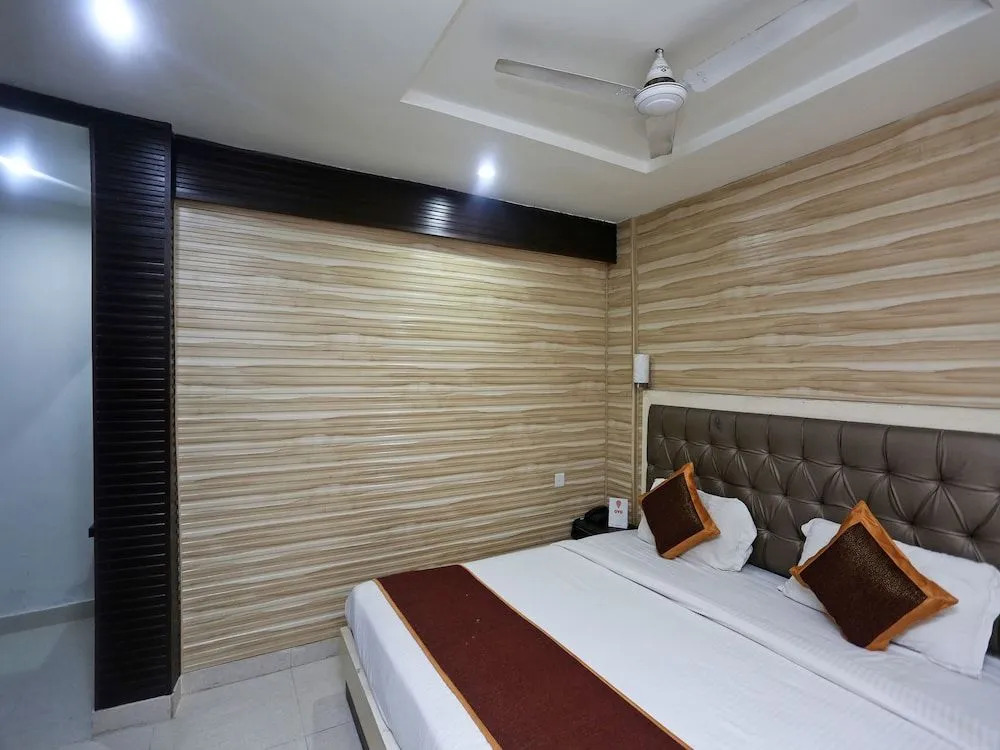 OYO 18255 The Idea Inn