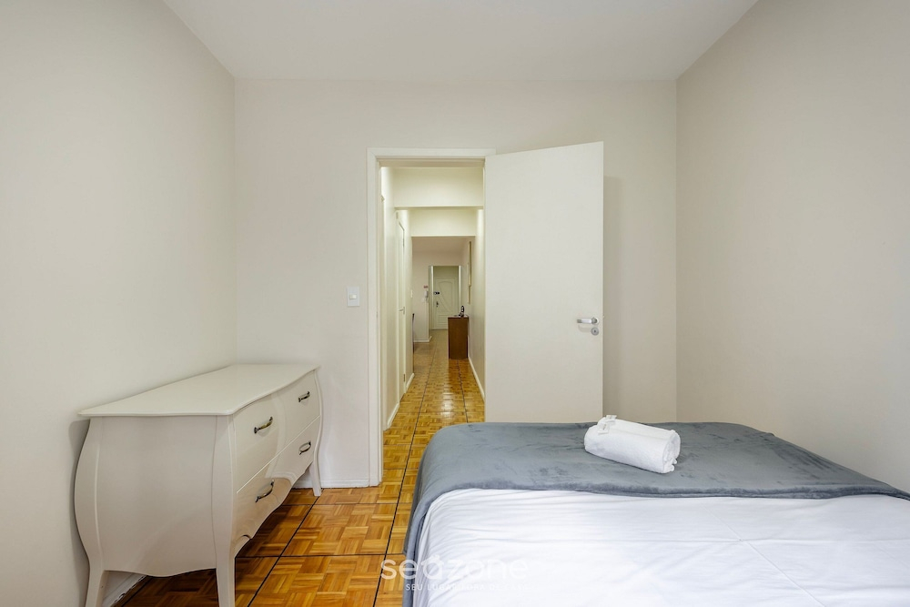 3-bedroom Apt on the BC Waterfront - Egb0052