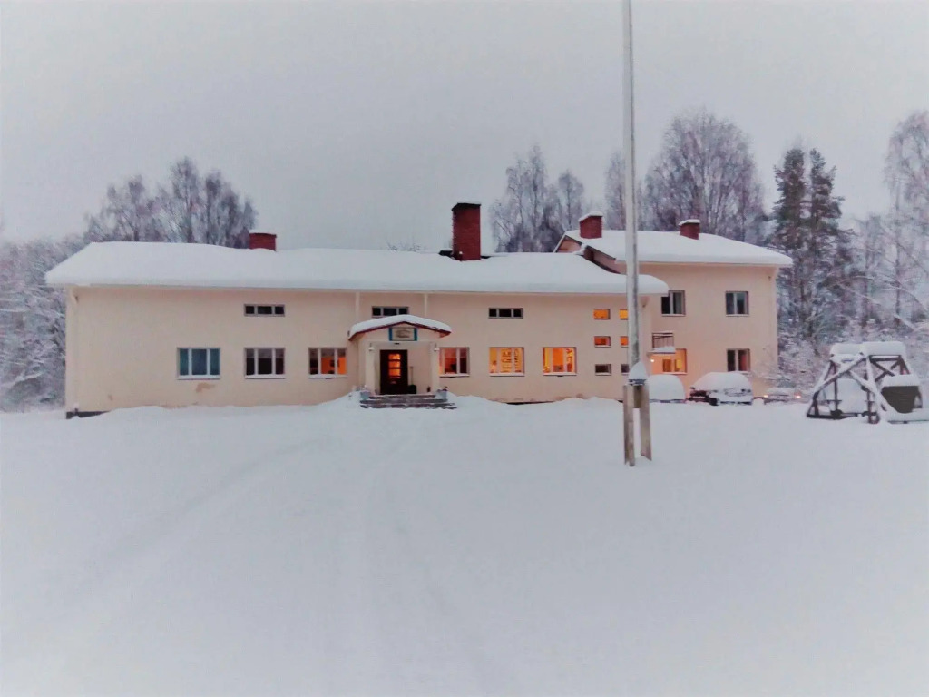 Vanhan Koulun Majatalo-Old School Guest House