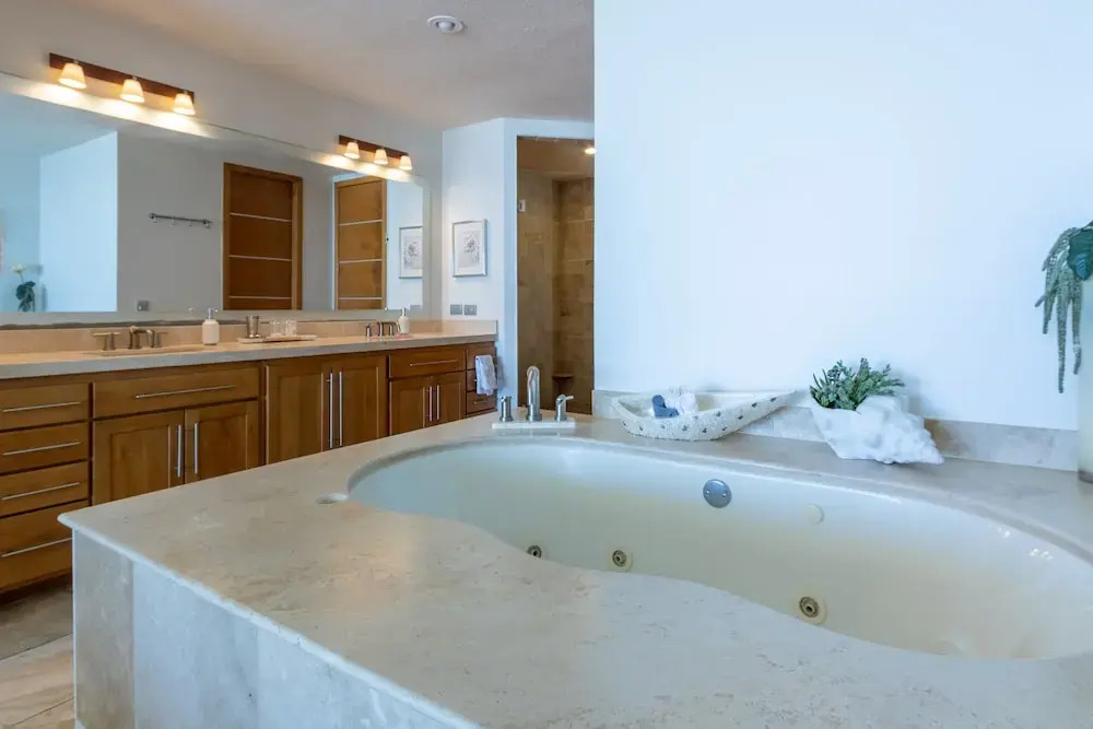 3 Playa Blanca 1001 - 3 Br Condo By Redawning