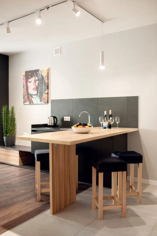 Spacious Apartment Center