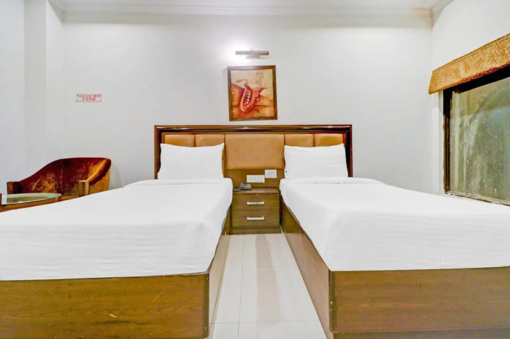 Airport La Sapphire Hotel & Restaurant
