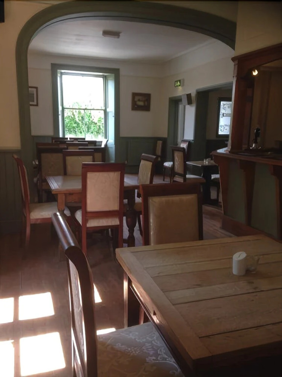 The Somerset Arms